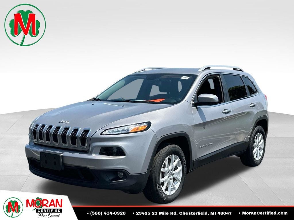 2018 Jeep Cherokee Latitude in Billet Silver Metallic — front three-quarter view
