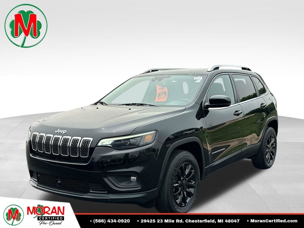 2021 Jeep Cherokee Latitude Lux in Diamond Black — front three-quarter view